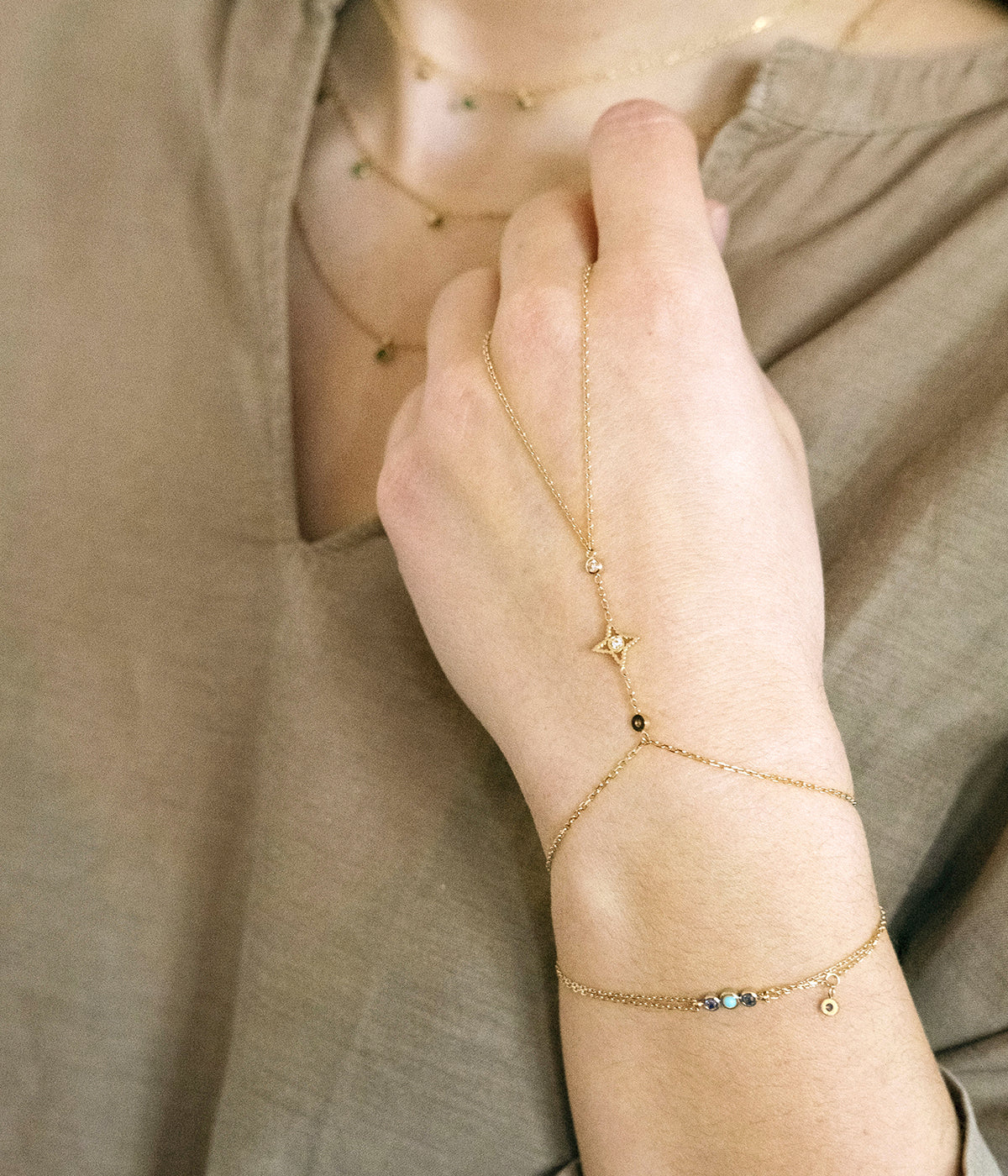 Amazonie Hand Jewelry (Gold-Plated Steel)