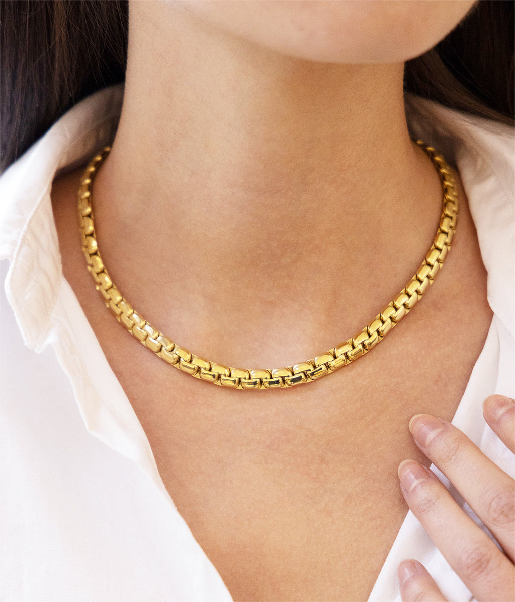 Necklace Vana (Golden steel)