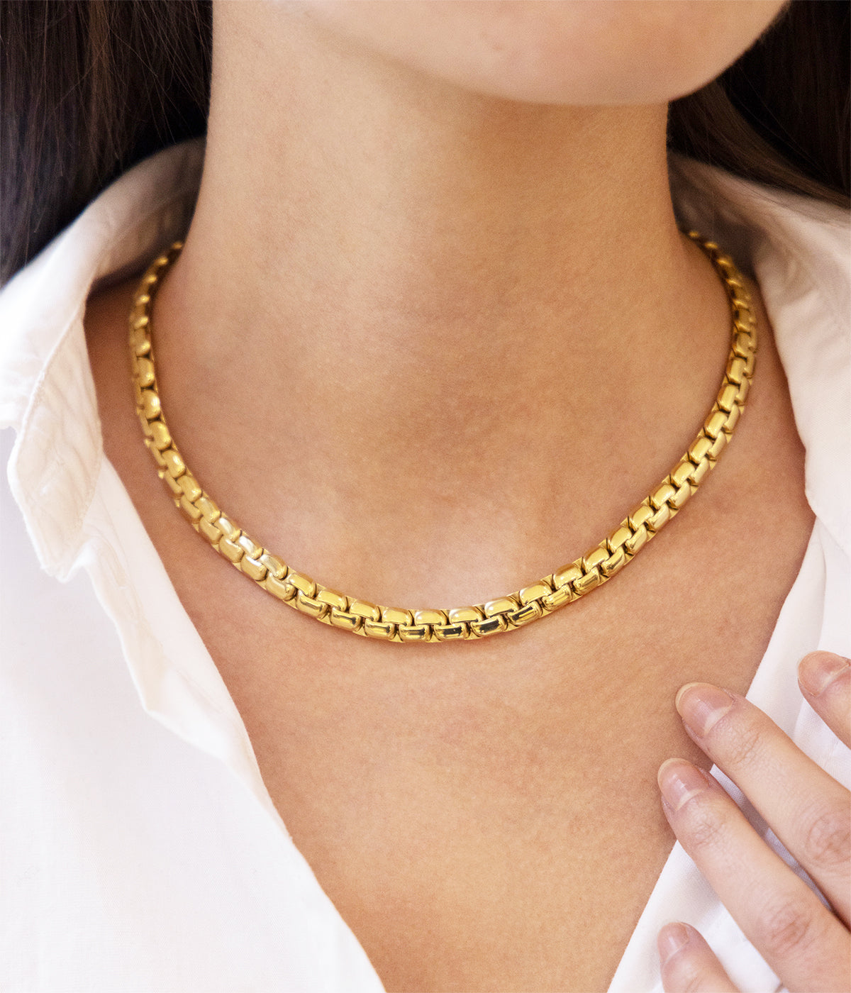 Necklace Vana (Golden steel)